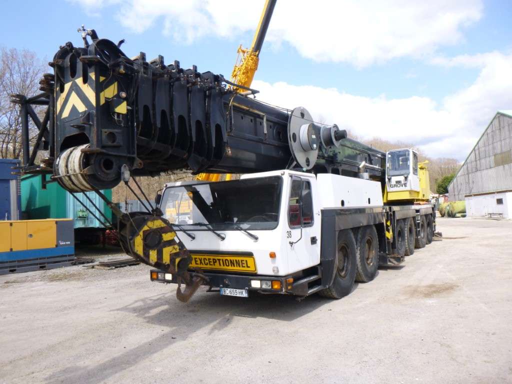 Grove GMK 6220 crane inspected by Mevas in the UK