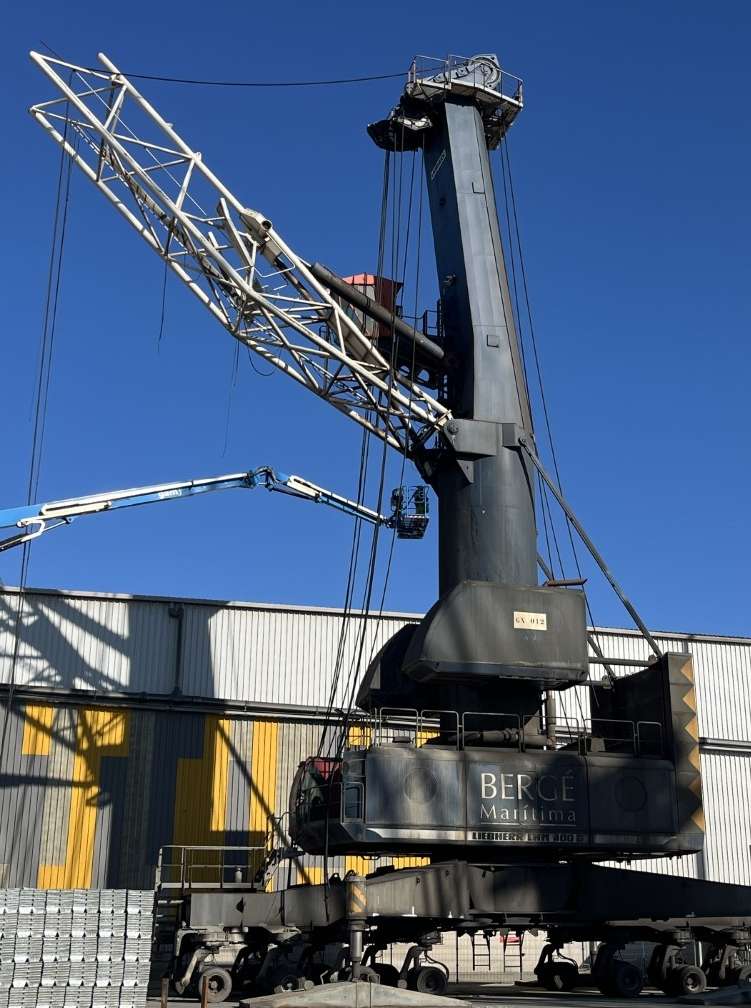 Liebherr Harbor Crane with broken latice boom